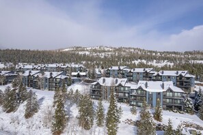 Exterior - Lake Forest Mountainview Condo: Great Location, Amazing Views! (Frisco)