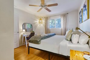 1 bedroom, desk, iron/ironing board, free WiFi - 1422 Collier #214 xx (Austin)