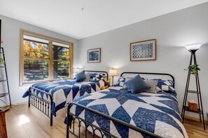 2 bedrooms, Internet, bed sheets - Fantastic 2 Bedroom Condo in the Corral! (Breckenridge)