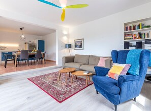 Villa (Five Bedroom Villa) | Living room | 32-inch flat-screen TV with digital channels, table tennis