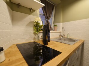 Estudi (Studio Apartment) | Cuina privada | Frigorífic