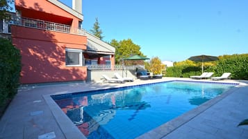 Villa (Villa with Pool) | Außenpool
