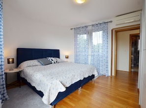 Villa (Villa with Pool) | 3 soverom, barnesenger og wi-fi (inkludert)