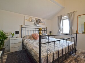 Villa (Villa with Pool) | 3 soverom, barnesenger og wi-fi (inkludert)