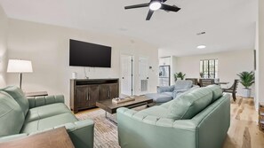 TV, offices - The Oak Hideaway | Pet Friendly 3Bd! (St. Augustine)