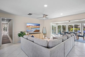 TV - Siesta Dreamin’ - Canal Front Home with Private Pool and Dock! (Siesta Key)
