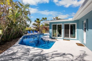 A heated pool - Siesta Dreamin’ - Canal Front Home with Private Pool and Dock! (Siesta Key)
