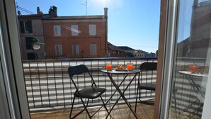 Apartamento (Two Bedroom Apartment with Balcony) | Vistas desde la habitación