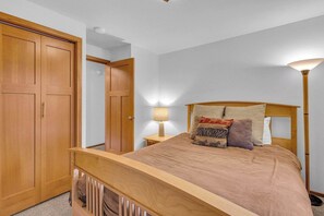 4 chambres, fer et planche à repasser, Wi-Fi