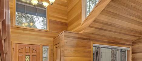 TV, peis og kontorer