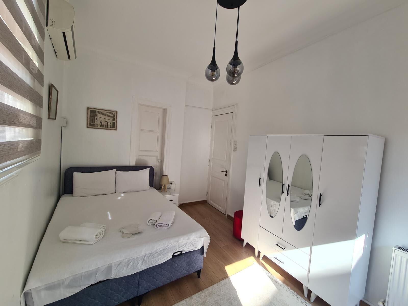 5 bedrooms, soundproofing, iron/ironing board, free WiFi