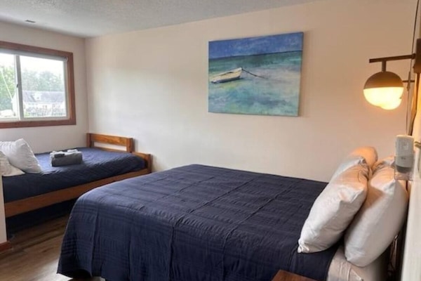 1 bedroom, WiFi (free), bed sheets