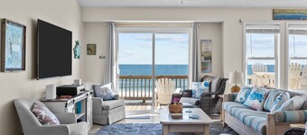 Sand Sational! Oceanfront 4-BR house in Surf City/Topsail Island, Pet Friendly