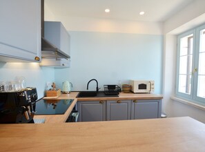 Lägenhet (One Bedroom Apartment with Sea View) | Eget kök | Kylskåp