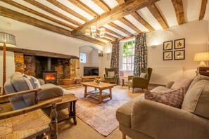 Televisie en een open haard