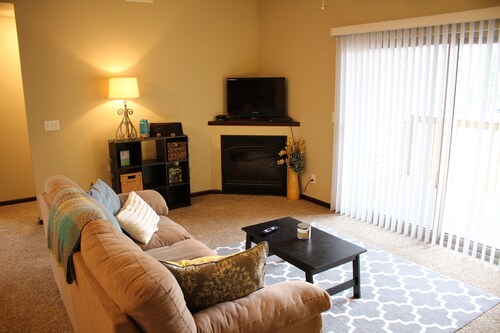 Cozy 2-bedroom condo in Waterloo south side with AC, WiFi & cable TV