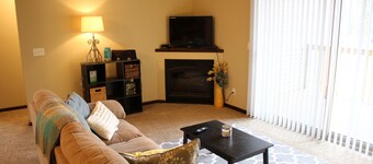 Cozy 2-bedroom condo in Waterloo south side with AC, WiFi & cable TV