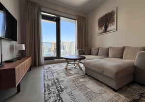 Smart TV - Immerse yourself in the vibrant Marina lifestyle while enjoying all the comforts of home. (Dubai)