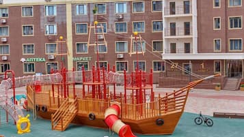 室外兒童遊樂區