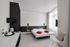 Chambre Double Supérieure, vue cour intérieure