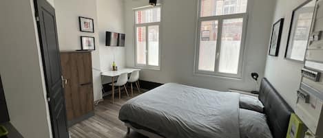 Iron/ironing board, free WiFi, bed sheets
