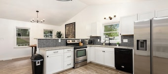 Charming 3-bedroom house in marvelous Charlotte with a pond oasis