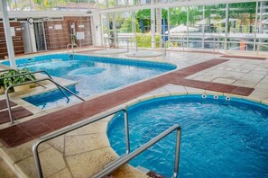 Indoor pool, open 7:00 AM to midnight, pool loungers - Aguasol Hotel Termal (Termas del Dayman)