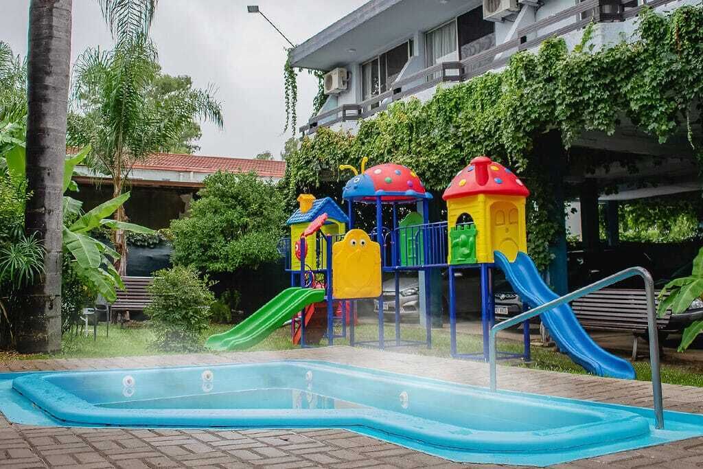 Zona de juegos infantil al aire libre