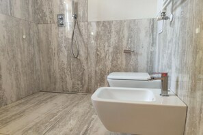 Een douche, een bidet