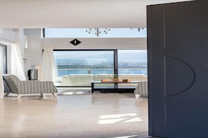 Interior - Seafront 4 Bedroom Villa (Tersanas)