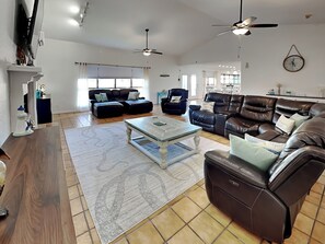 Smart TV, fireplace, table tennis