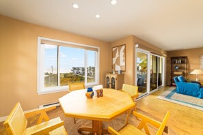 Dining - 30+ Night Stay! Gorgeous Ocean Views! W/Pool/Spa (San Clemente)