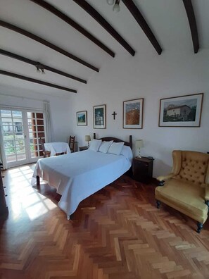 Quadruple Room, Balcony, Hill View | Free WiFi - Dos Balcones (Salta)