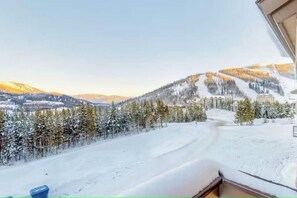 Property grounds - Ski-in/out condo Big Sky MT (Big Sky)
