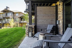 Terrace/patio - Ski-In/Ski-out Lone peak/ moonlight basin Retreat! (Big Sky)