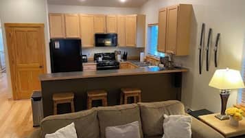 Smart TV, fireplace, DVD player, books