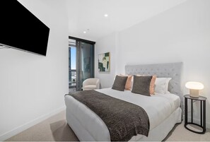 2 bedrooms, desk, iron/ironing board, free WiFi