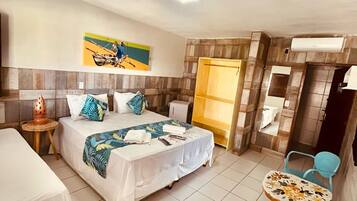 Suite | Free WiFi, bed sheets