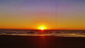 Vista para praia/oceano