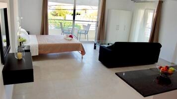 Iron/ironing board, free WiFi