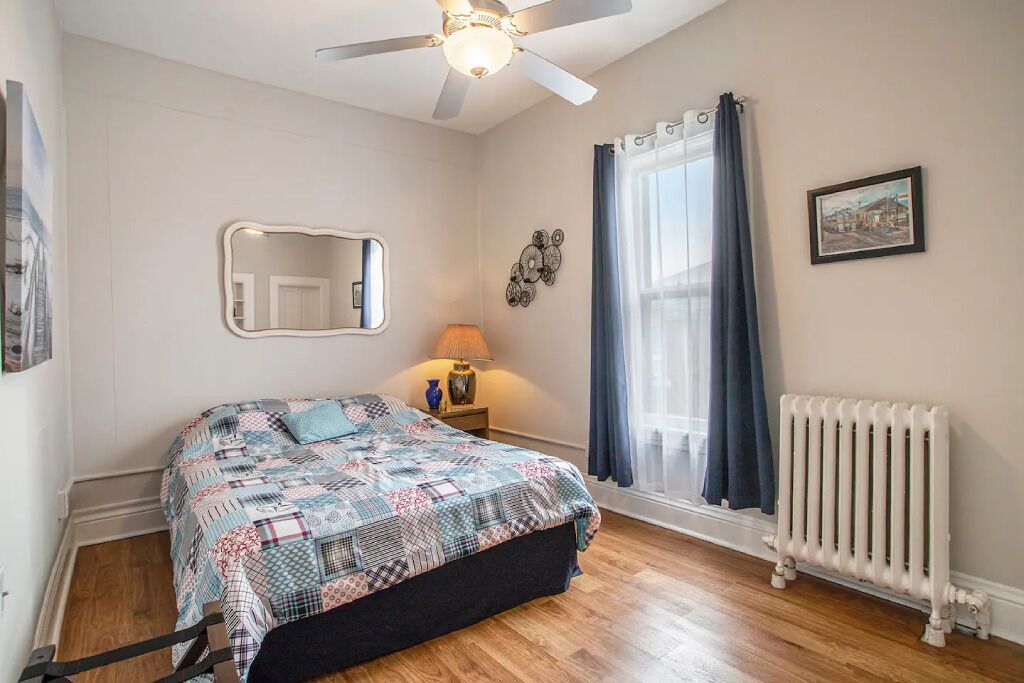 1 makuuhuone, silitysrauta/-lauta, vuodevaatteet