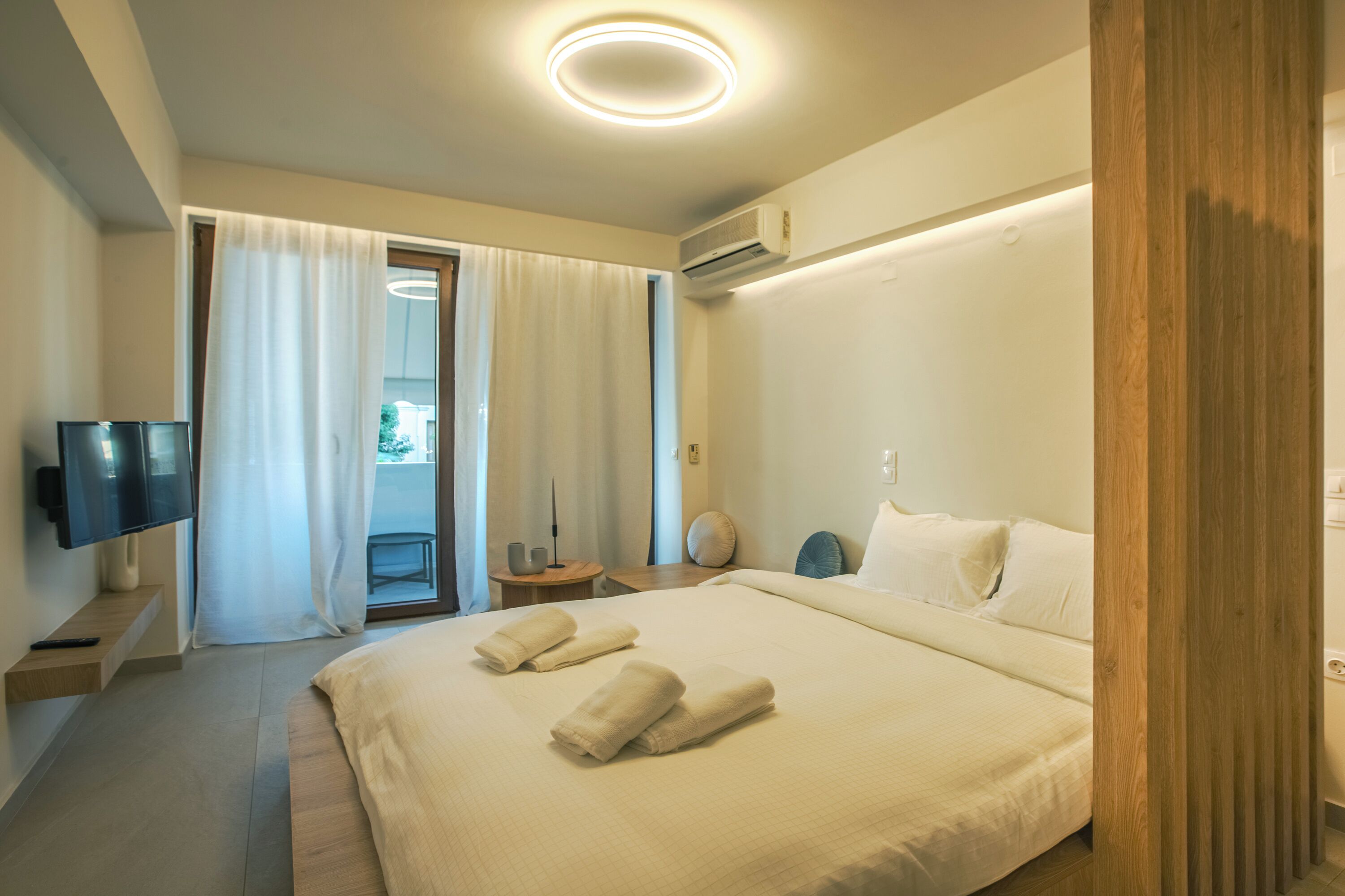 Estúdio luxo | Área de estar | TV LED 40 polegadas com canais a cabo