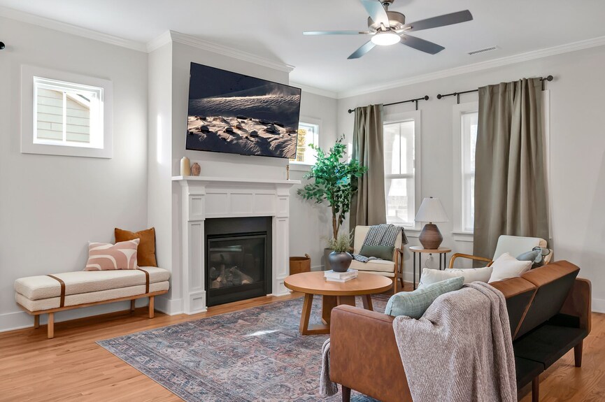 Stylish Durham Getaway Near Duke / Dt - Fun Backyard - Durham, NC