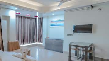 Suite Deluxe, vistes al mar | 1 dormitori, caixa forta a l'habitació, escriptori i wifi gratuïta
