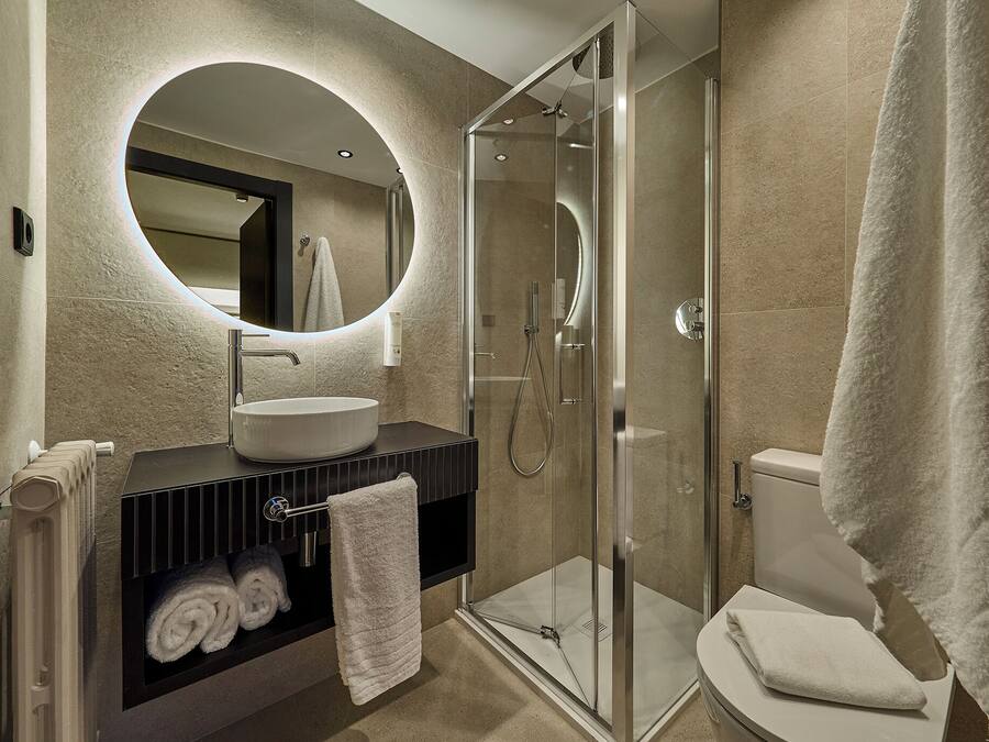 Small Room | Bathroom | Shower, hair dryer, towels, soap