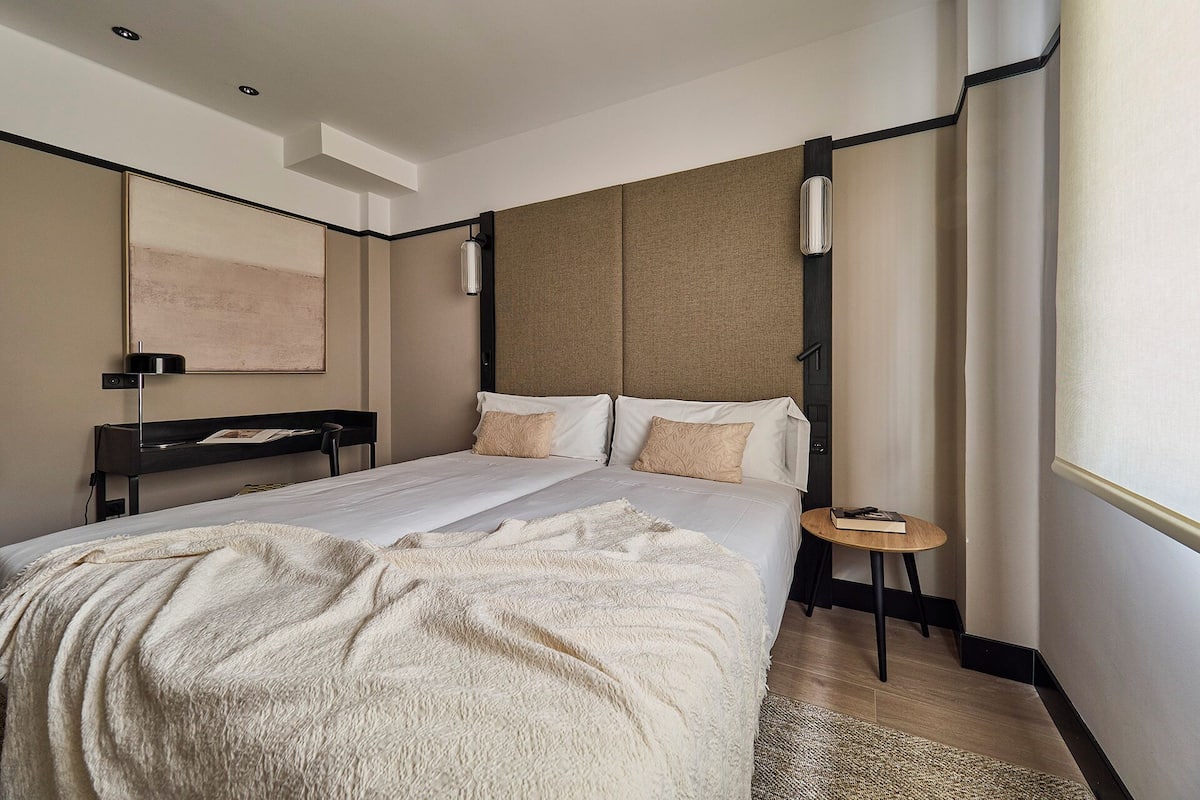 Double Room | Free cribs/infant beds, free WiFi, bed sheets