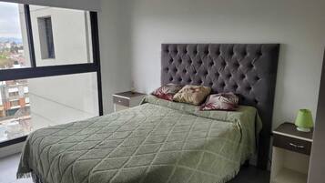 Apartemen Comfort, balkon, pemandangan bukit | 1 kamar tidur dan Wi-Fi gratis