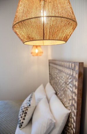 2 habitaciones, tabla de planchar con plancha y cuna de viaje 