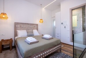 2 bedrooms, iron/ironing board, travel crib, free WiFi