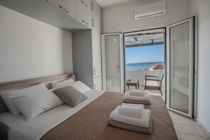 2 bedrooms, iron/ironing board, free WiFi, bed sheets - Villa Seavasti - With a private pool - close to the beach (Plaka)